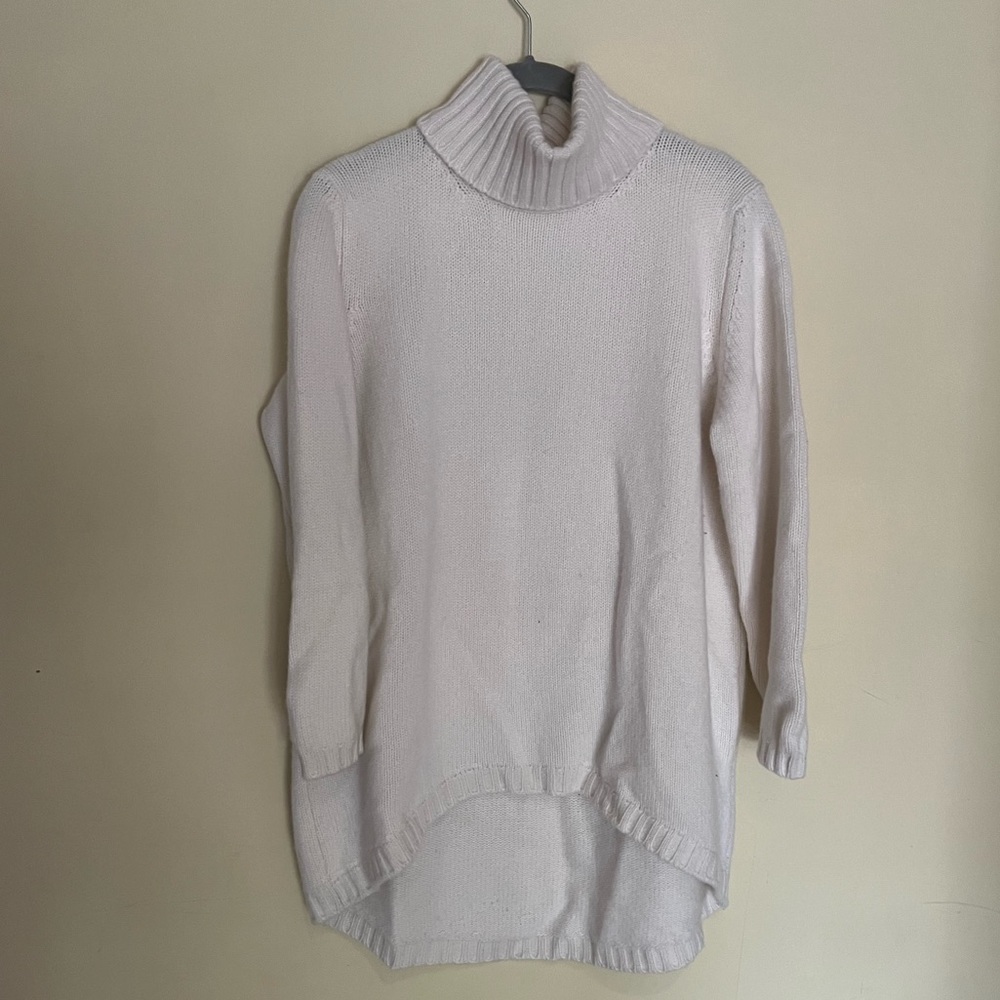 HANIA NEW YORK
Tatiana Hi-Lo Sweater
